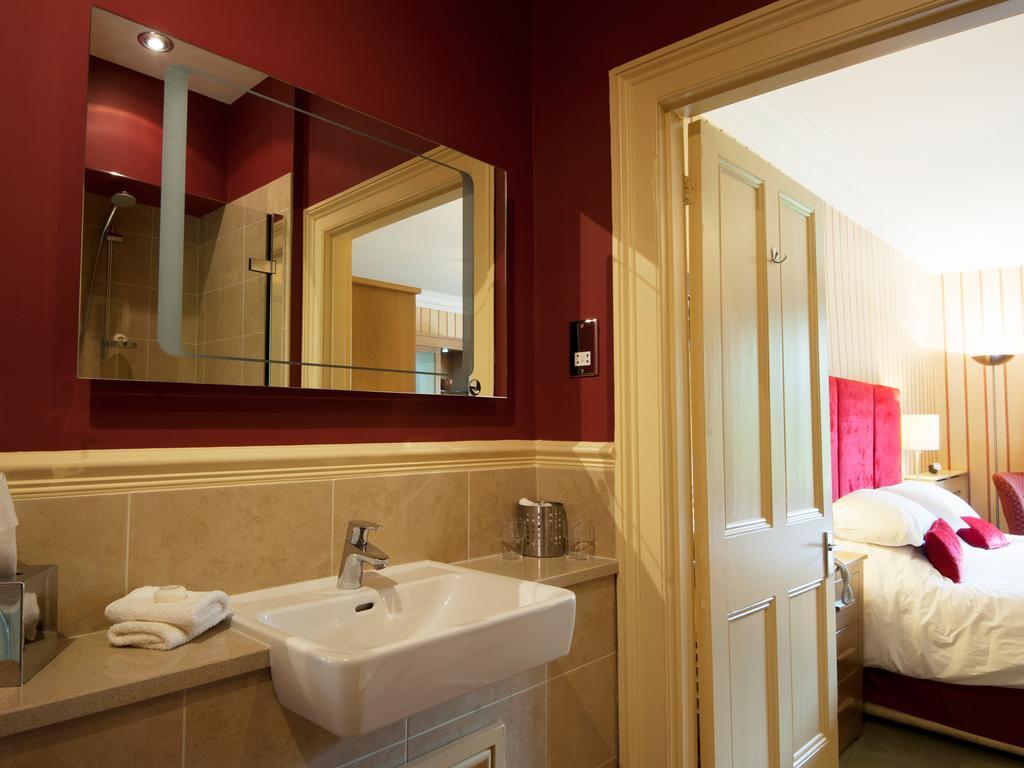 Fairyhill Hotel Reynoldston Room photo