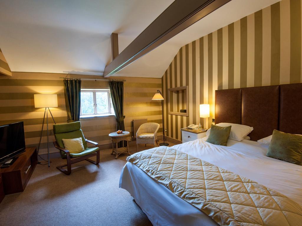 Fairyhill Hotel Reynoldston Room photo