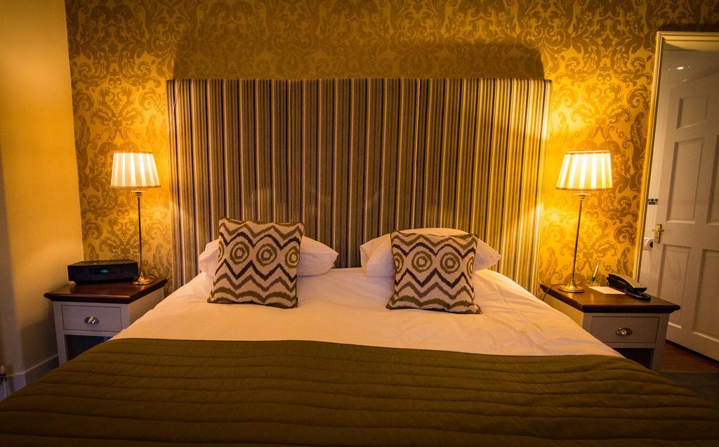 Fairyhill Hotel Reynoldston Room photo